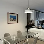 Vivenda Alfamar 2120 - 180m Da *