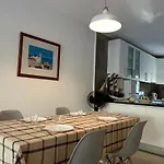 Vivenda Alfamar 2120 - 180m Da *