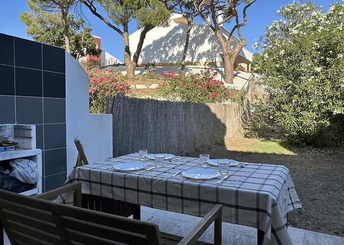 Vivenda Alfamar 2120 - 180m Da Casa de Férias