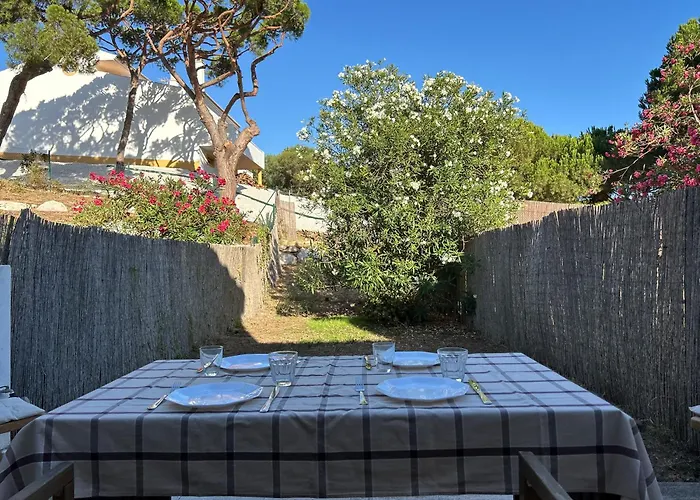 Vivenda Alfamar 2120 - 180m Da Ferienhaus Albufeira