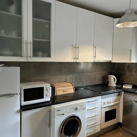 Vivenda Alfamar 2120 - 180m Da