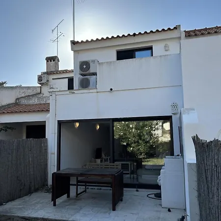 Vivenda Alfamar 2120 - 180m Da *