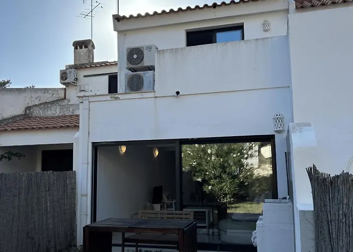 Vivenda Alfamar 2120 - 180m Da *